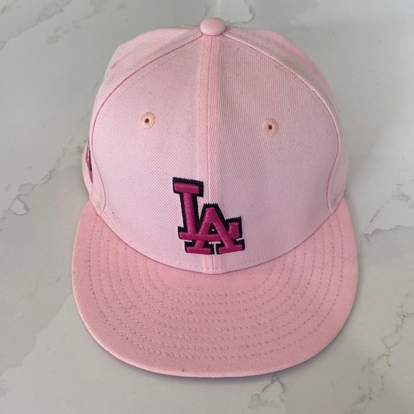 New era Pink Los Angeles Dodgers World Series hat never worn size 7 1/4 - Picture 1 of 7